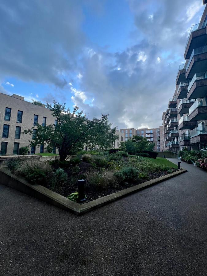 Appartamento Cityscape Serenity: 10Th Floor Oasis Near City Airport, Excel & 02 Londra Esterno foto
