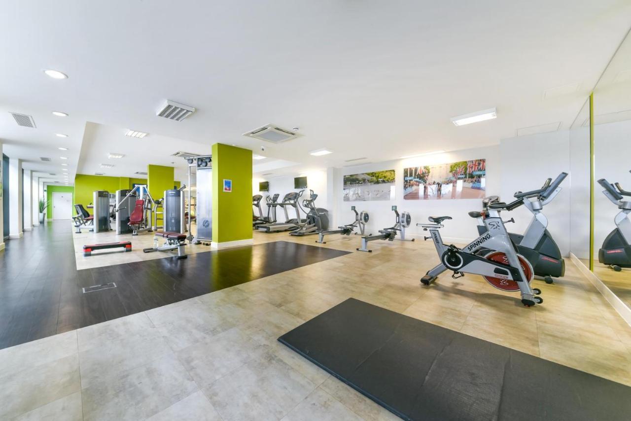 Appartamento Cityscape Serenity: 10Th Floor Oasis Near City Airport, Excel & 02 Londra Esterno foto